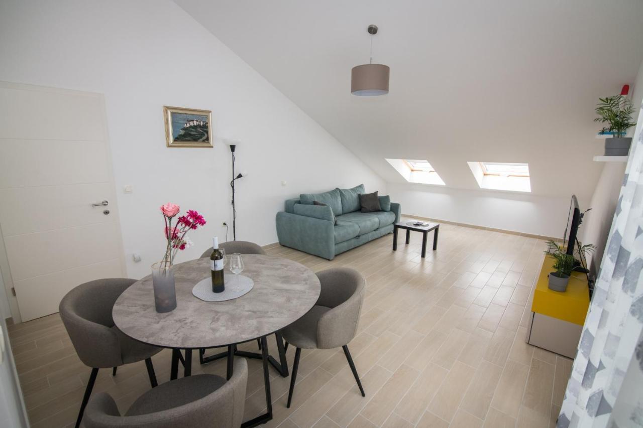 Apartment Skylight Кострена Экстерьер фото