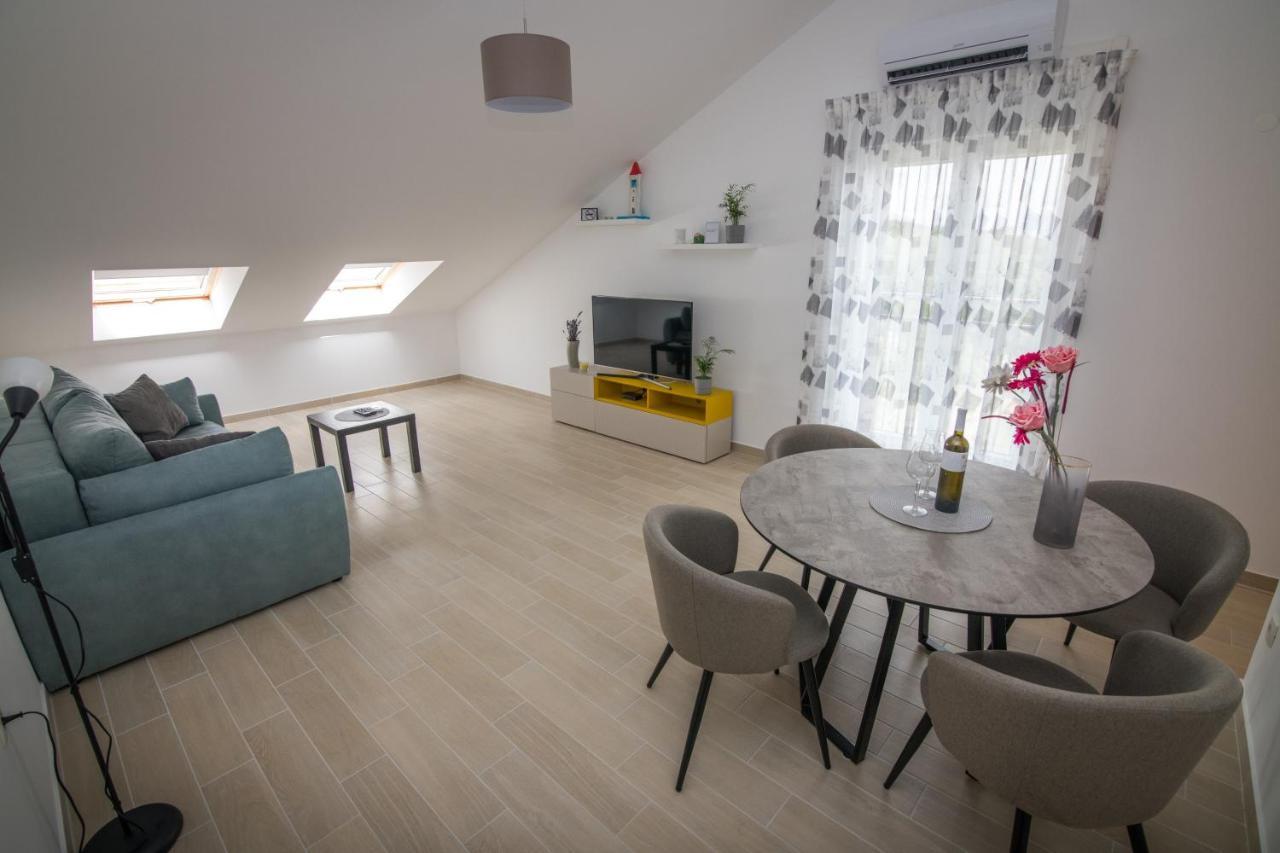 Apartment Skylight Кострена Экстерьер фото