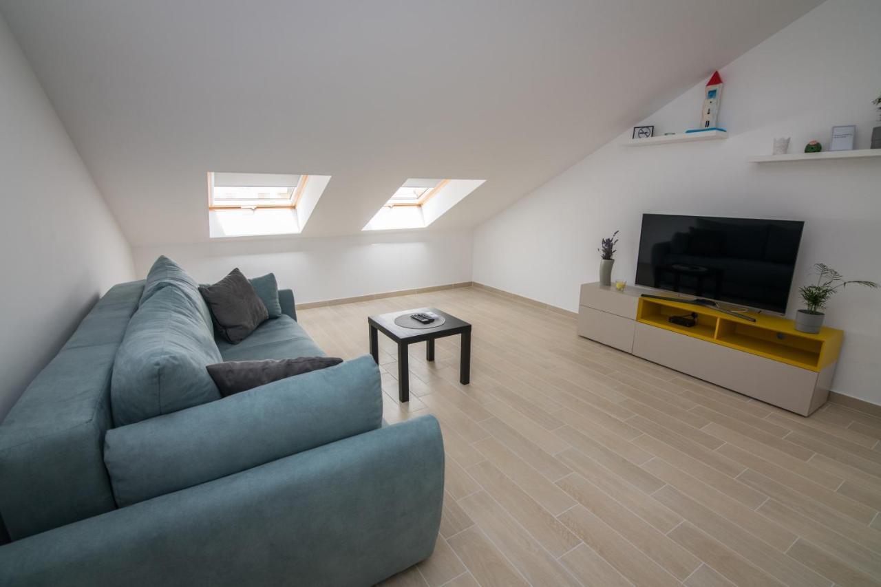 Apartment Skylight Кострена Экстерьер фото